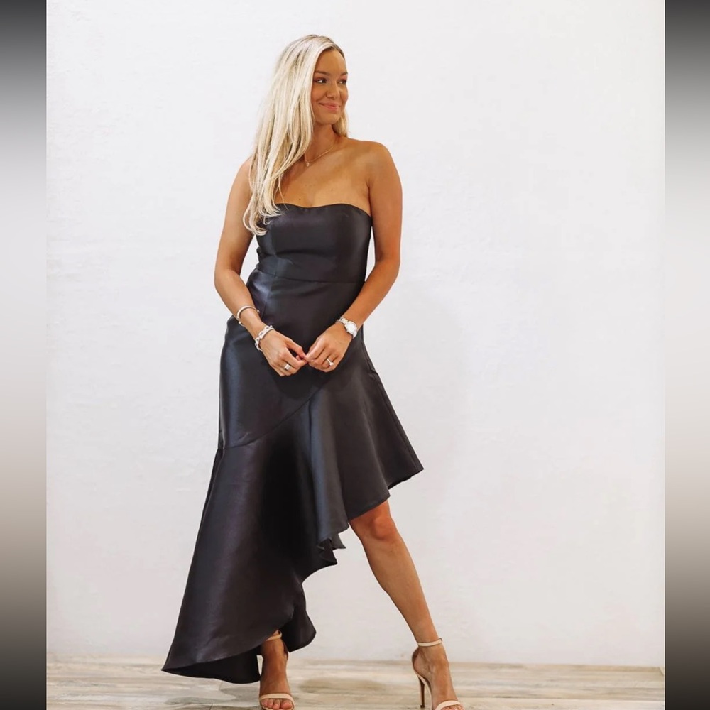Black strapless a-symetrical dress